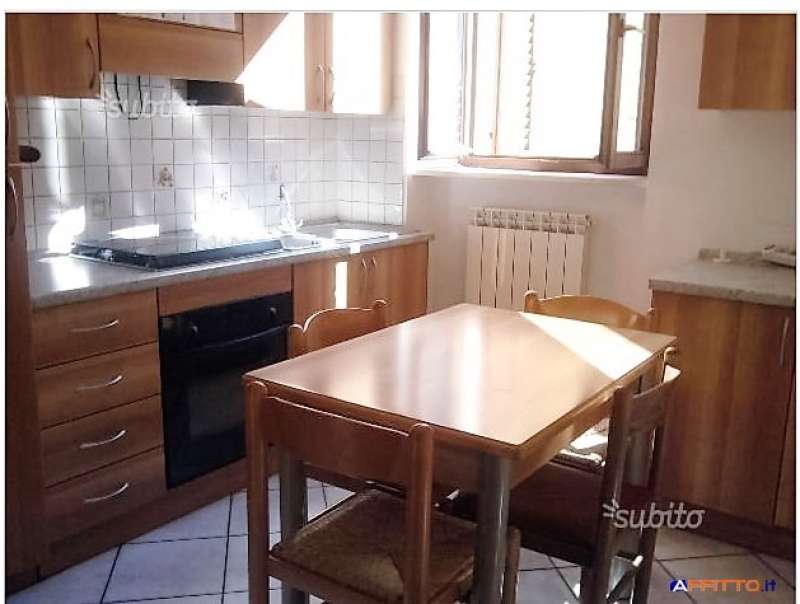 appartamento con 2 camere via Crescimbeni a.a. 26/27
